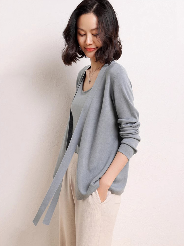 Women 100% Wool V-neck Cardigan 