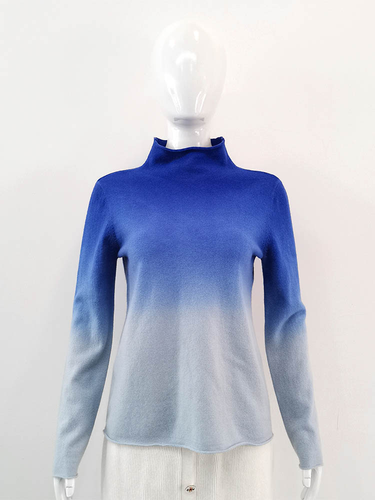 Women Turtle Neck Pullover With Gradient Color