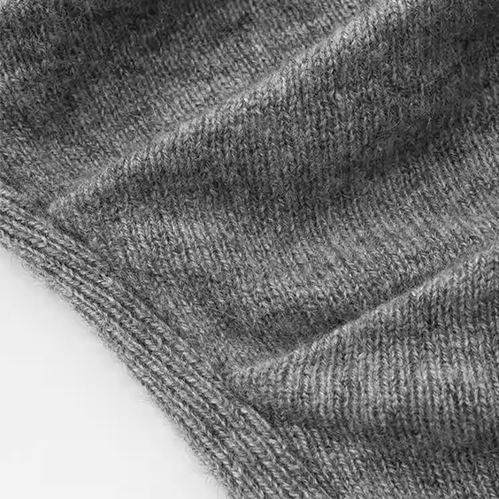 Mulierum Lightweight C cashmere irregularis knit sweater